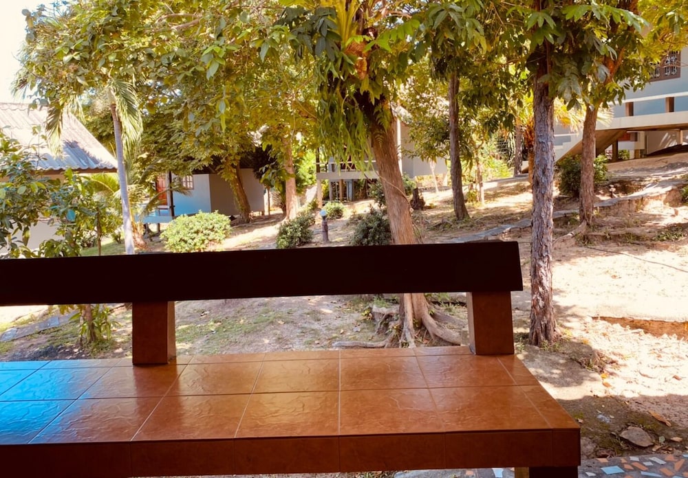 Phupha Bungalow 37/48