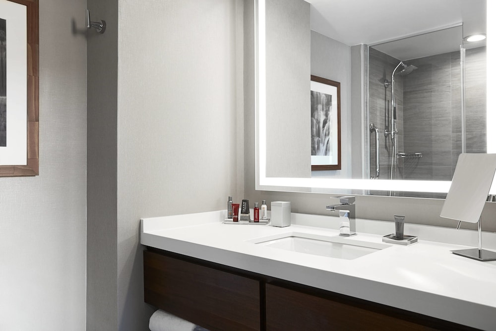 Ithaca Marriott Downtown On the Commons 9/41