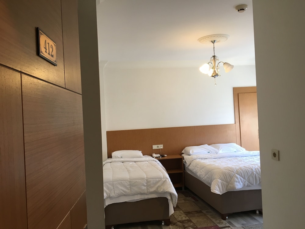 Hotel Yonca 7/52