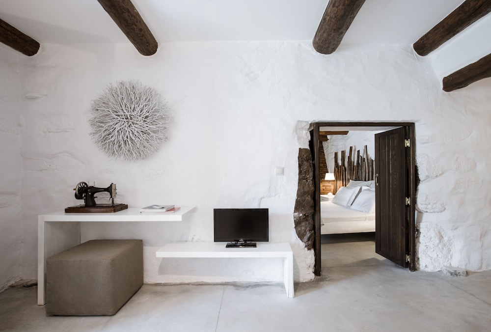 Monastery Estate Guesthouse 30/48