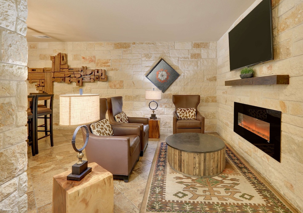Comfort Suites Arlington - Entertainment District, TX 20/33