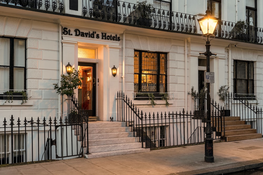 St. David's Hotels 2/50