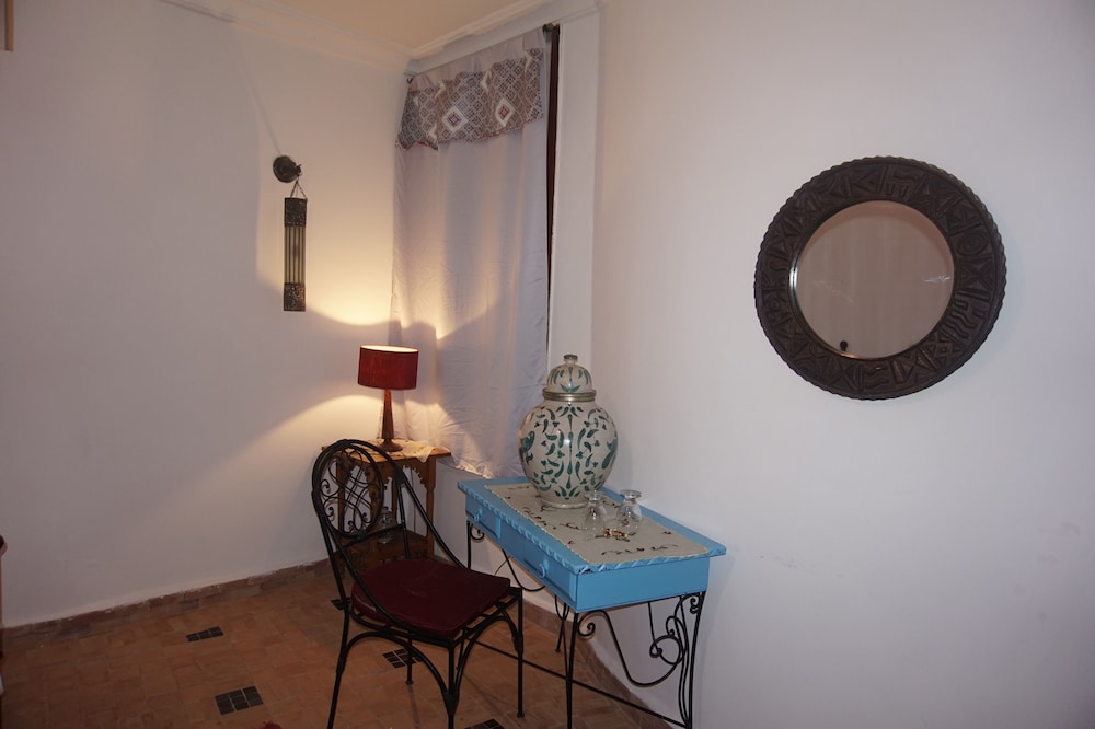 Riad Al Khansaa 23/70