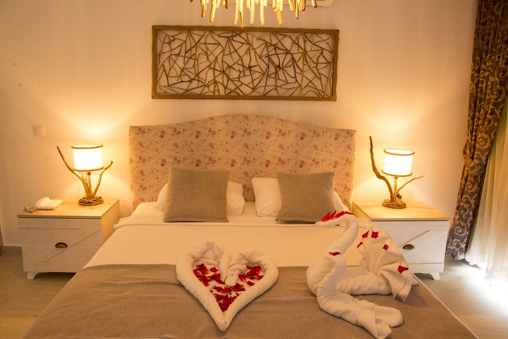 Z Exclusive Hotel And Villas 27/30