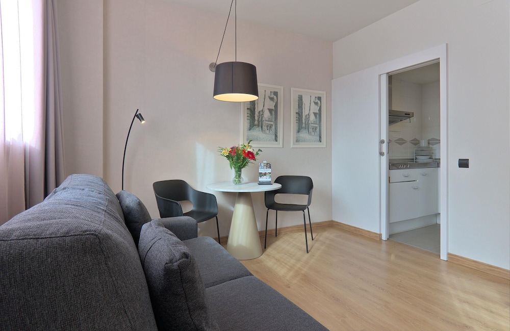 Aparthotel Atenea Barcelona 51/78