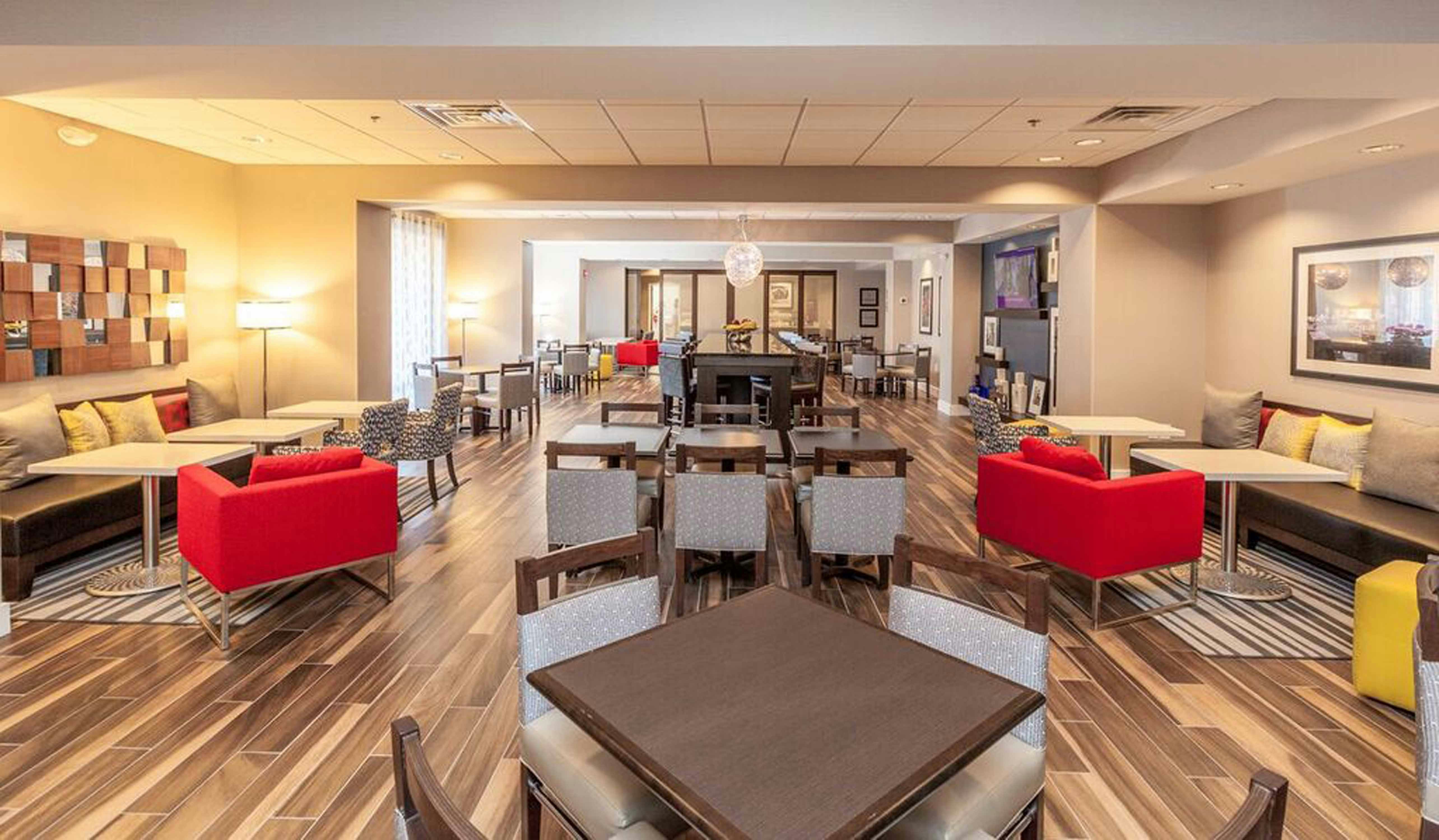 Hampton Inn Emersonlakepoint Ga 37/55