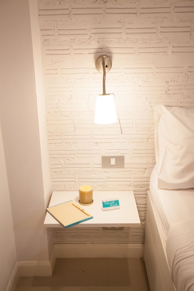 The Loft Room Ubon 14/15