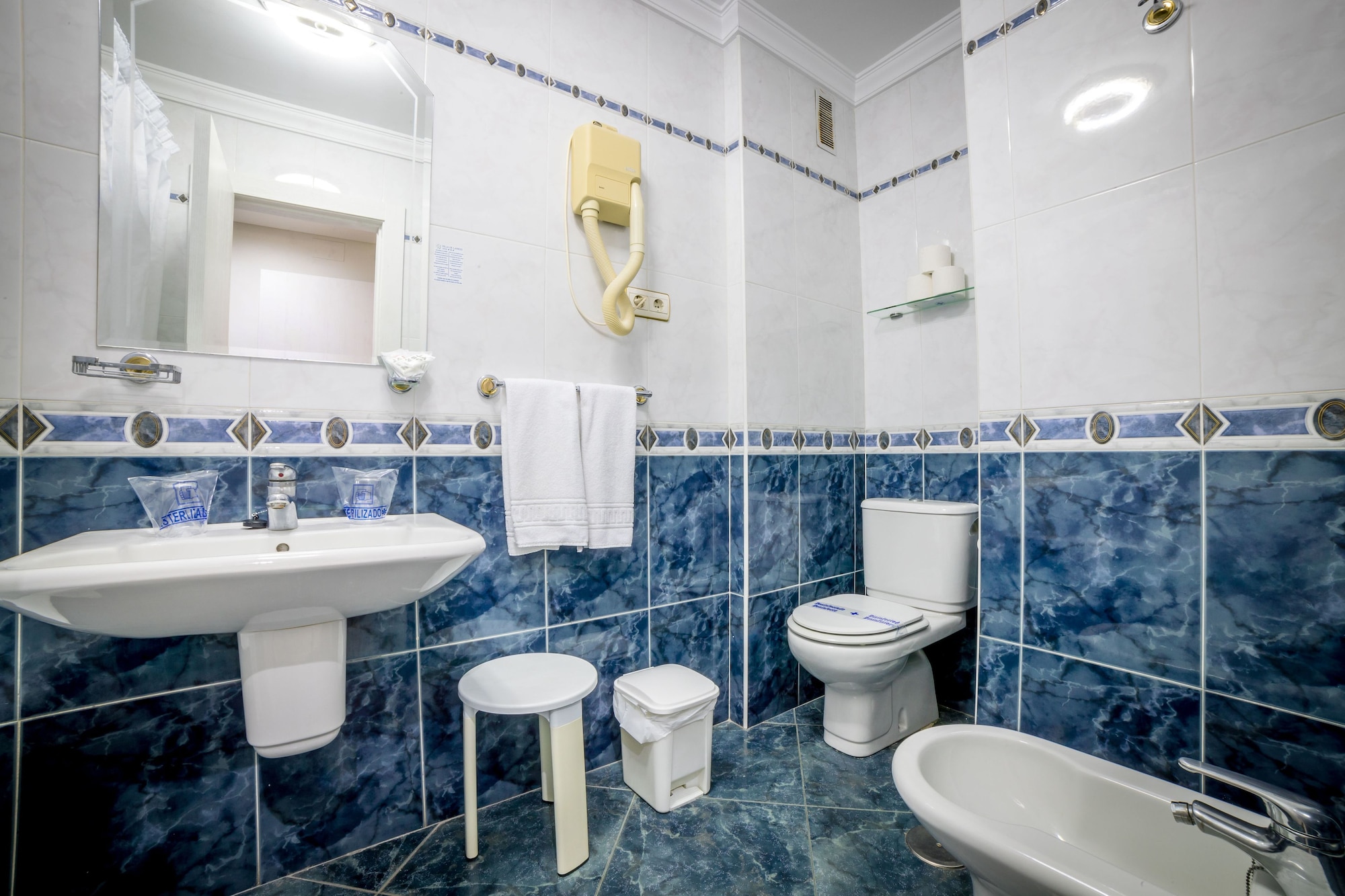 غرفة بإطلالة على البحر مفردة بسريرين منفصلين، Villa de Laredo Hotel 2/2