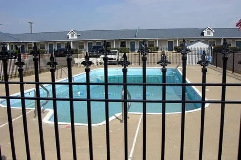 Victorian Inn By OYO Whitesboro US Hwy 82 11/55