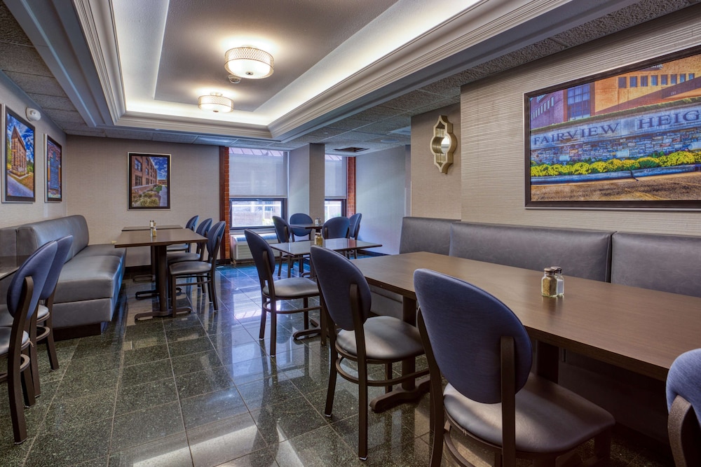 Drury Inn and Suites St Louis Fairview Heights 41/50