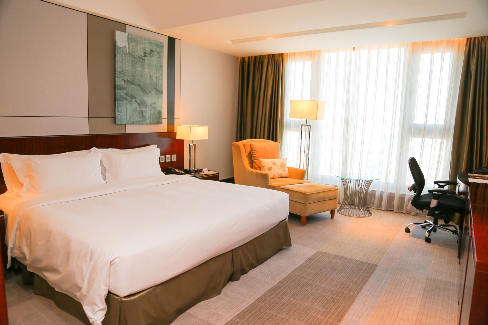 Deluxe, King Bed, Smoking