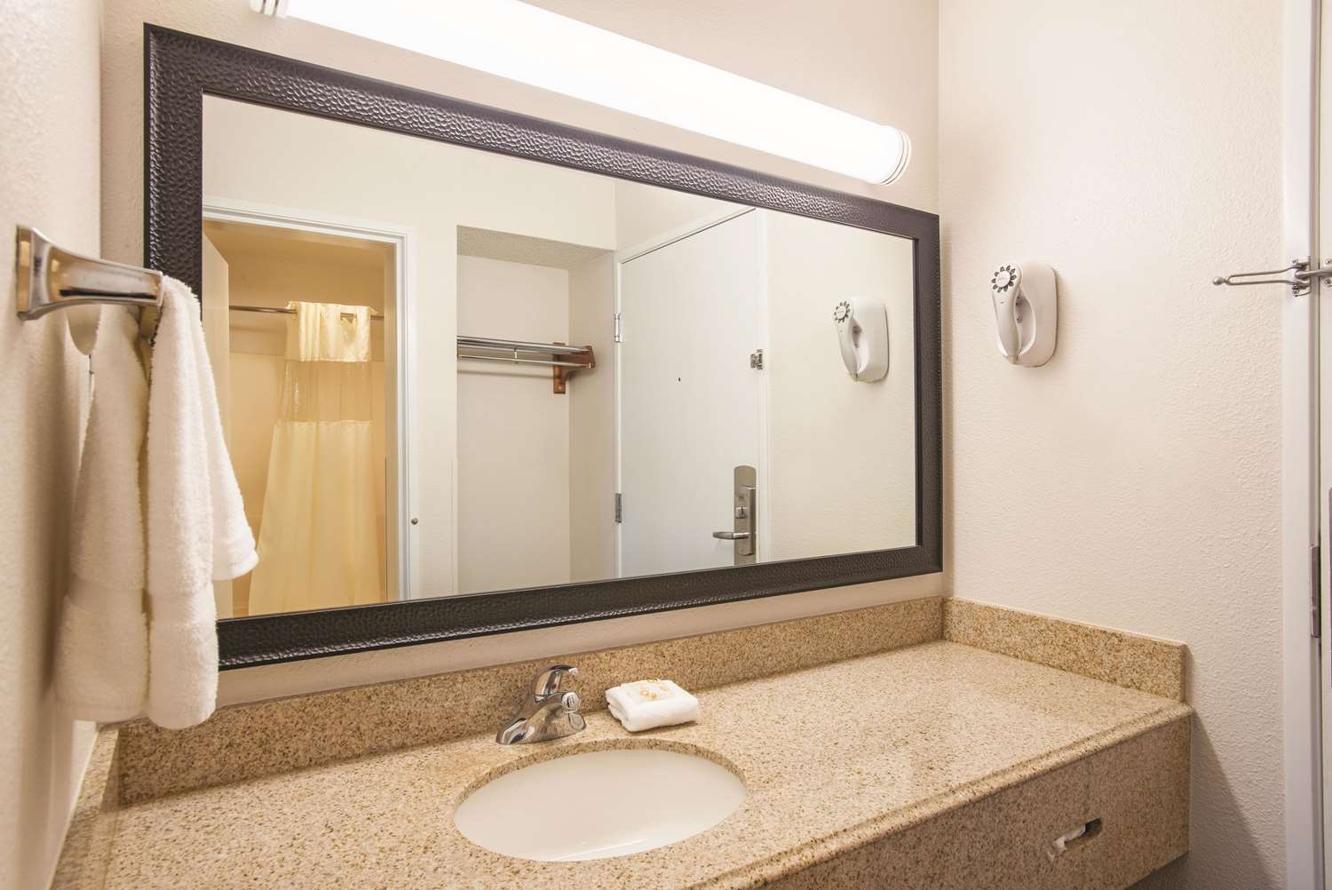 La Quinta Inn & Suites by Wyndham Baton Rouge Siegen Lane 49/55