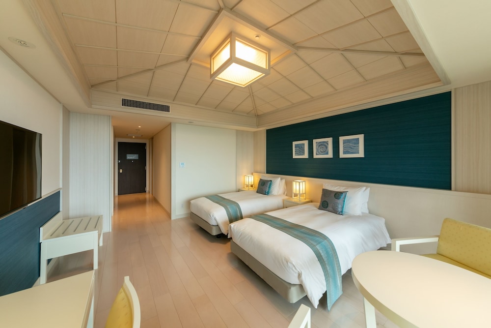 DELUXE, TWIN BEDS