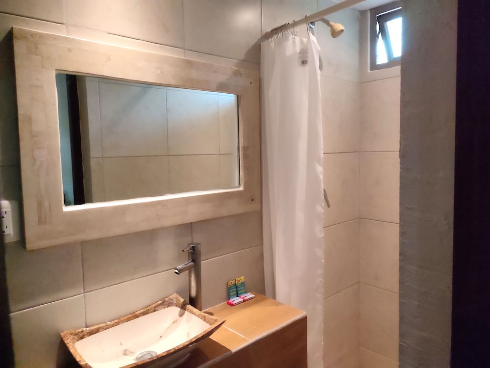 Hotel Ashly 56/57