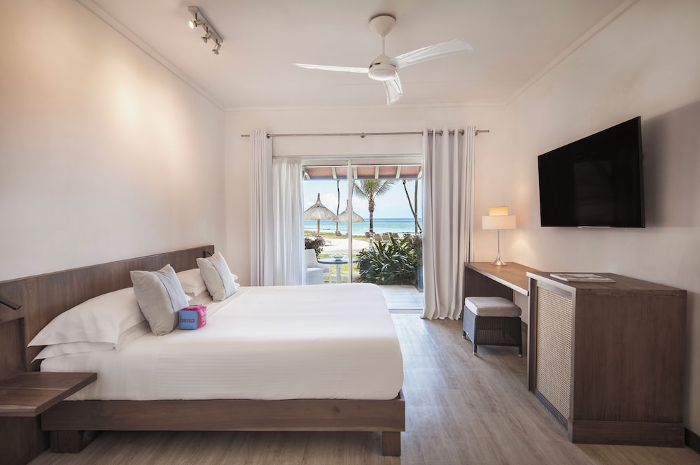 BEACH, QUEEN BED