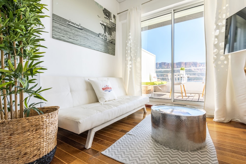 Hôtel De La Plage Mahogany 46/66