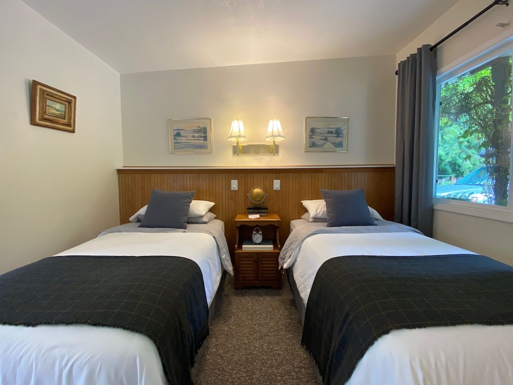 Emerald Valley Inn 26/74