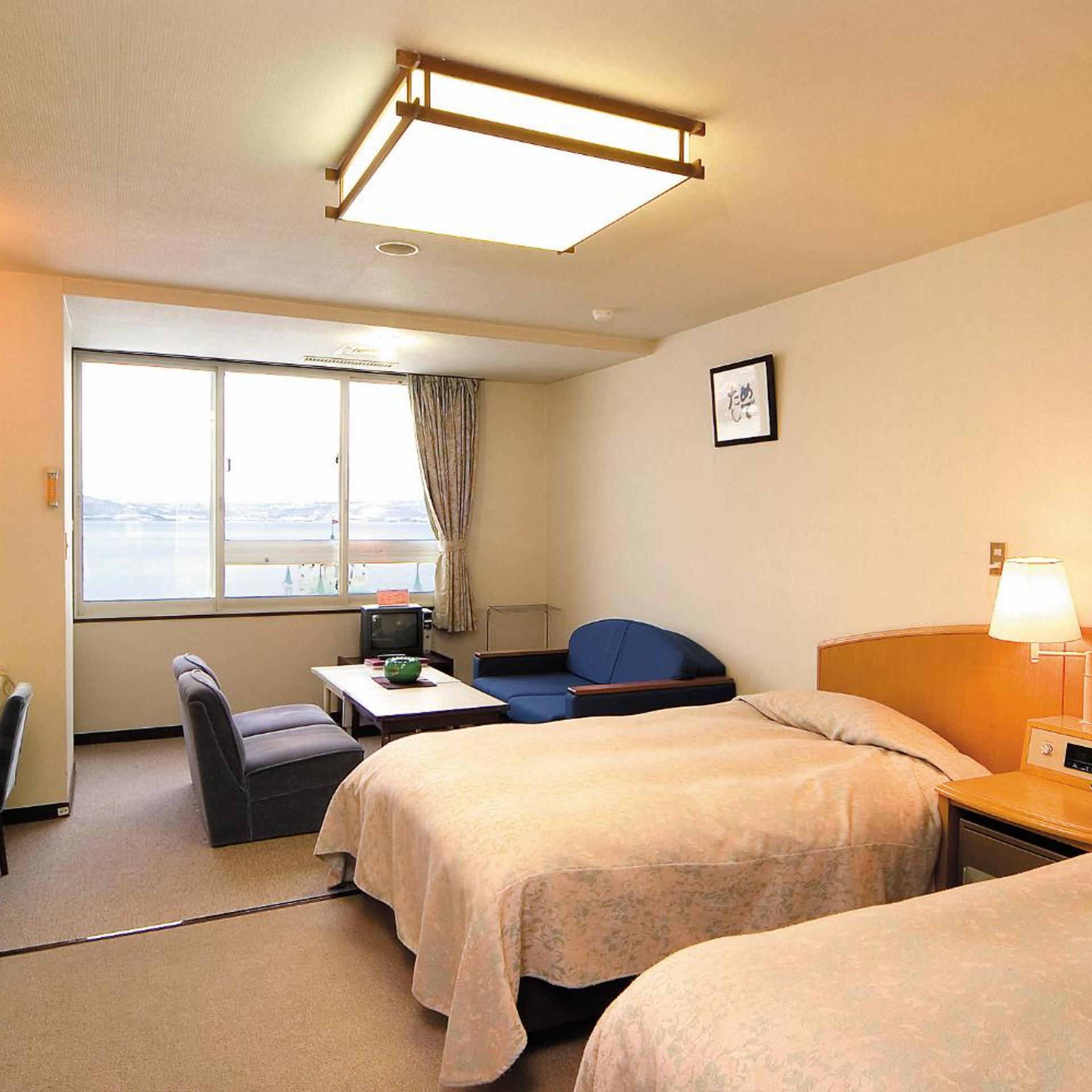 Room, Twin Beds, Lake View, Private Bathroom