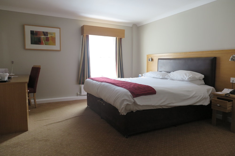 Burn Hall Hotel 8/52