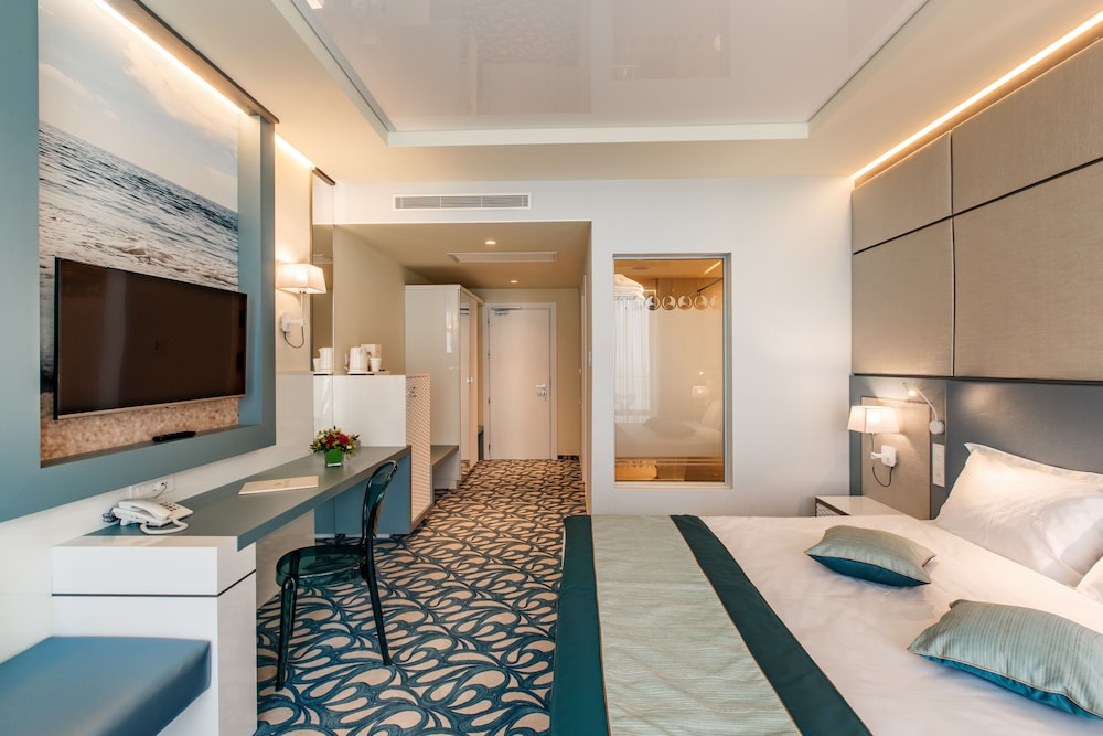 Hotel Opera Mamaia 22/70