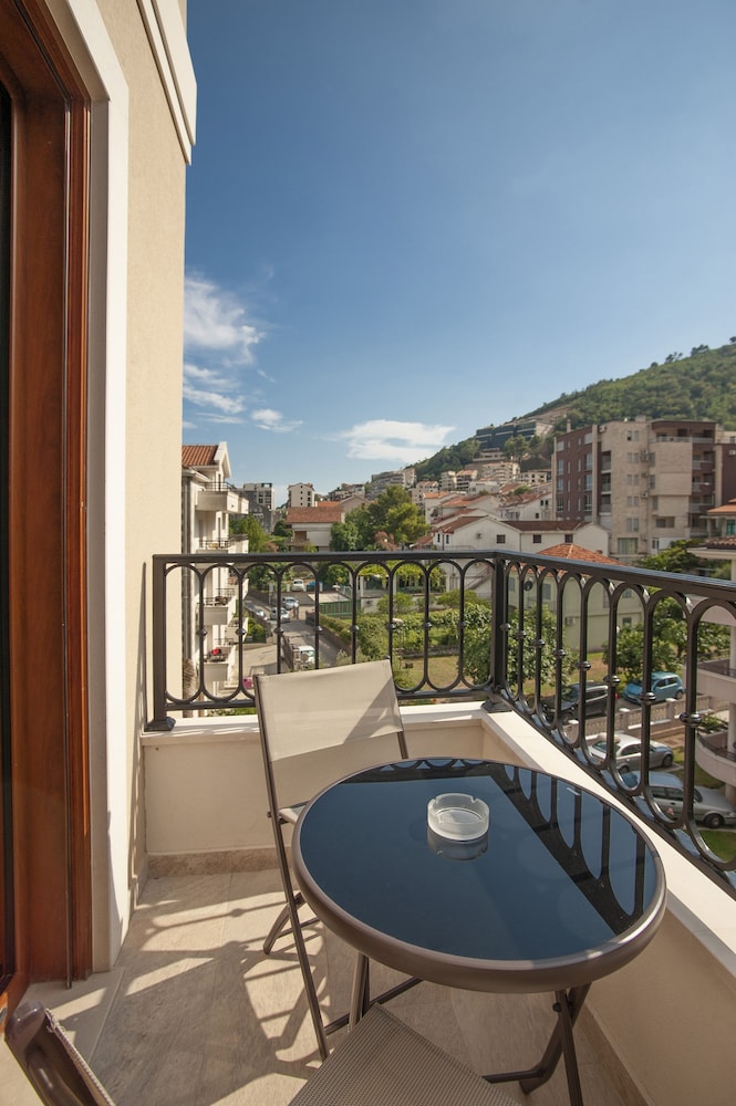 Villa Grazia 59/62