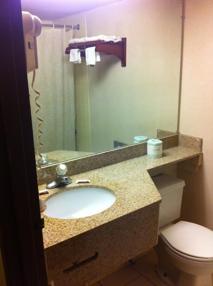 Budget Inn Express 7/16