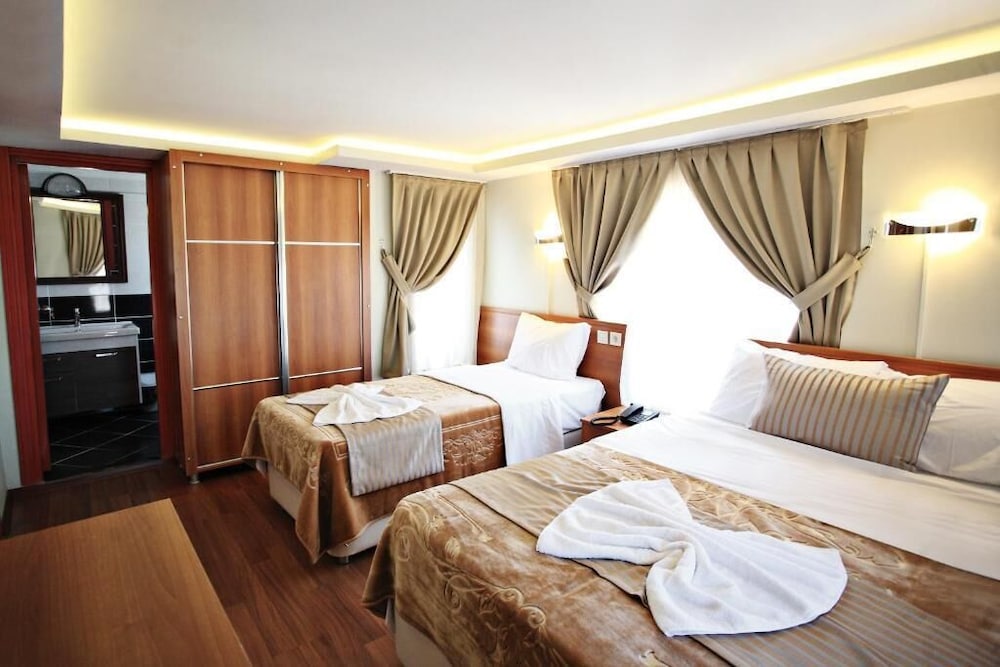 Taksim Palace Hotel 10/60