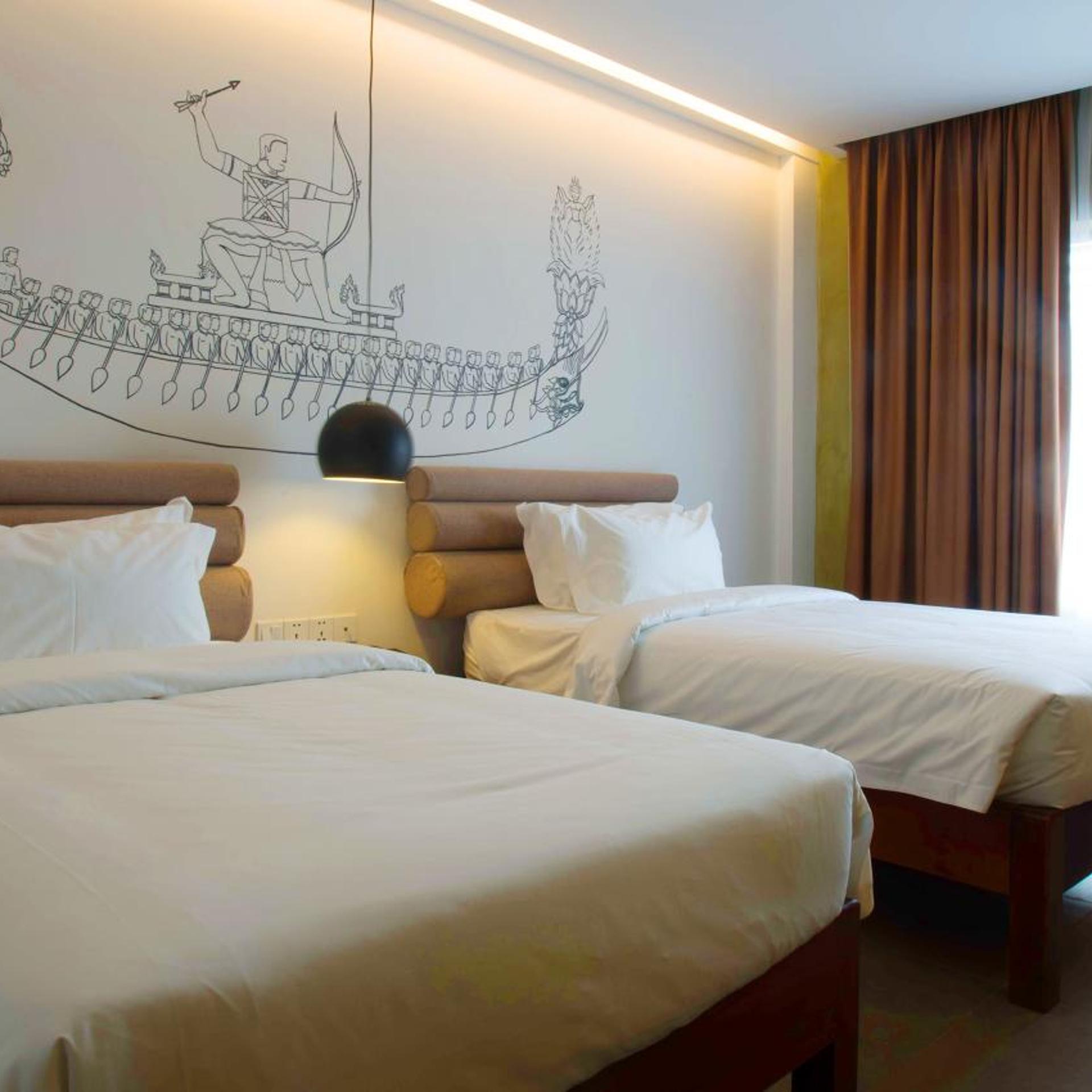 Deluxe, Twin Beds, City View