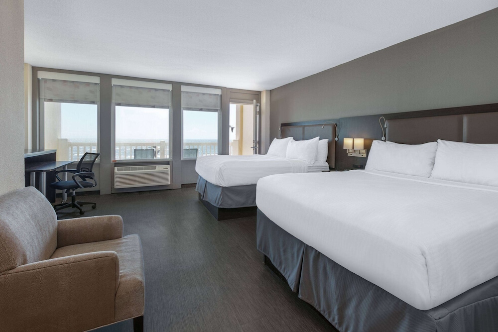 SUITE, 2 QUEEN BEDS, OCEAN VIEW, BALCONY
