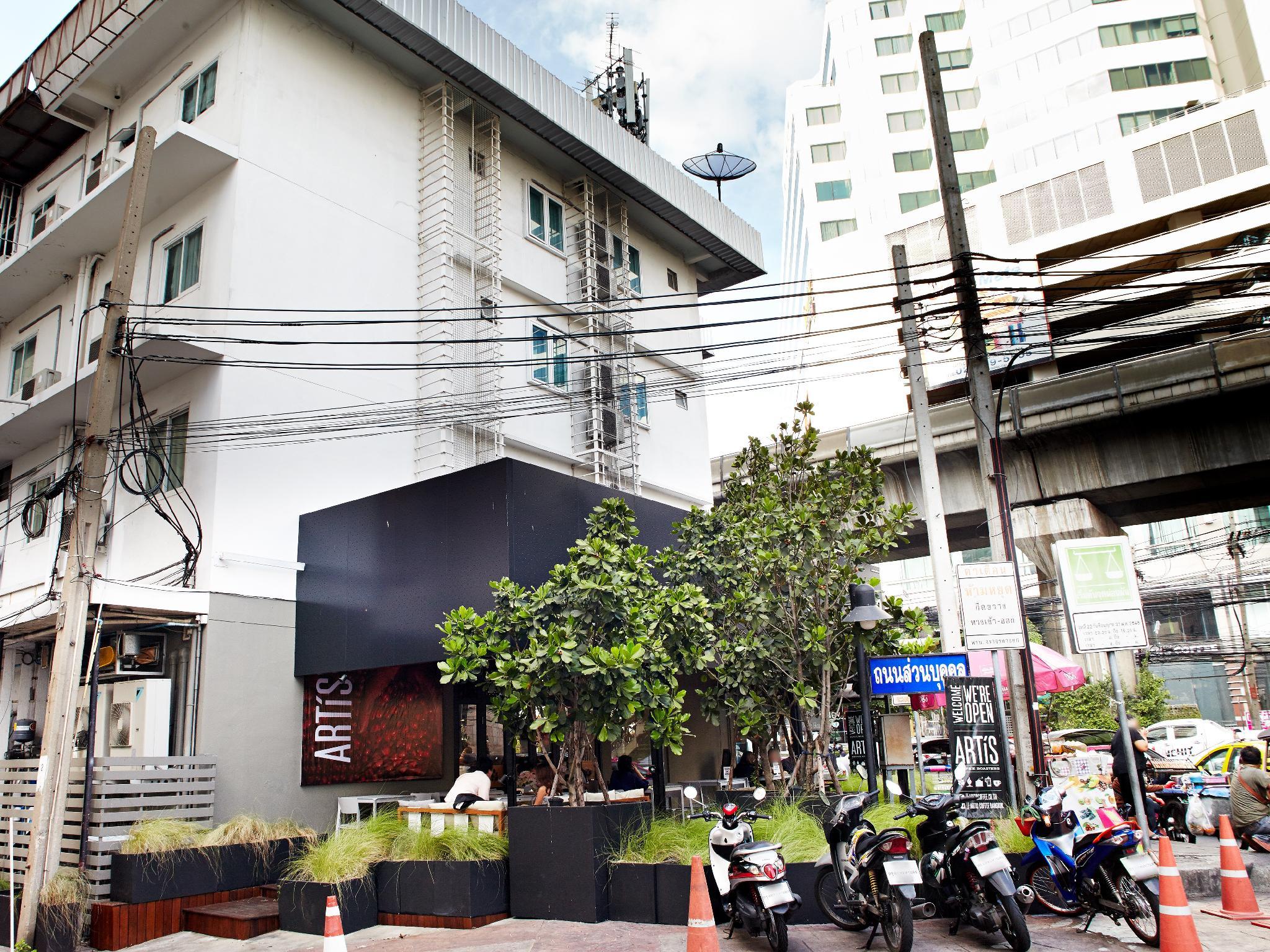 White House Asoke Sukhumvit 18 6/36