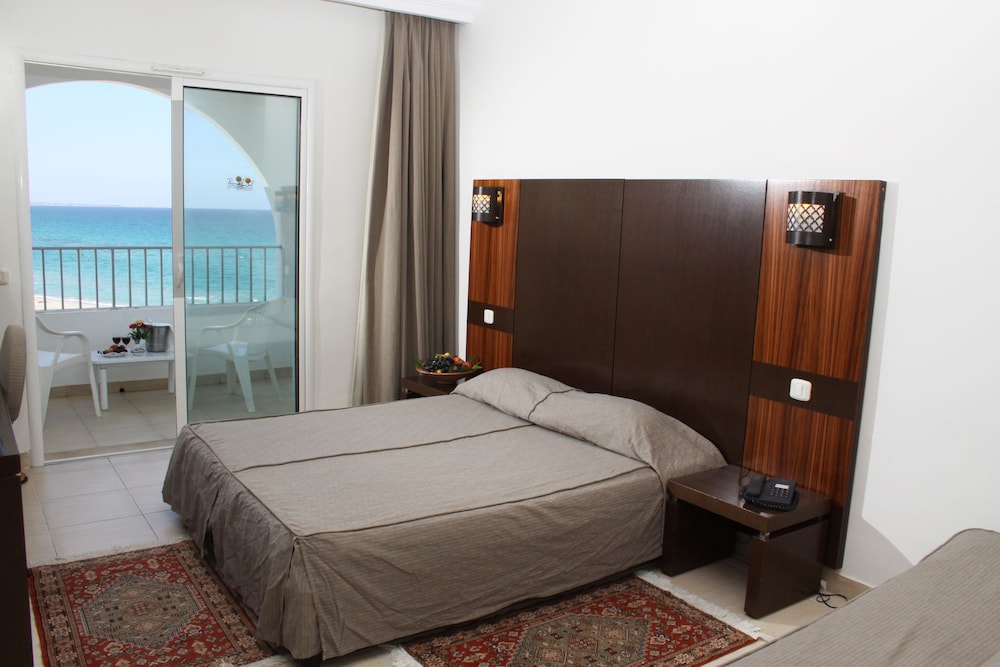 El Mehdi Beach Resort 17/84