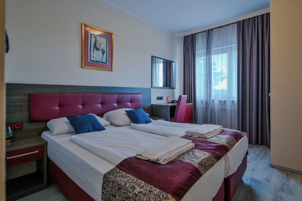 Hotel Klein 9/41