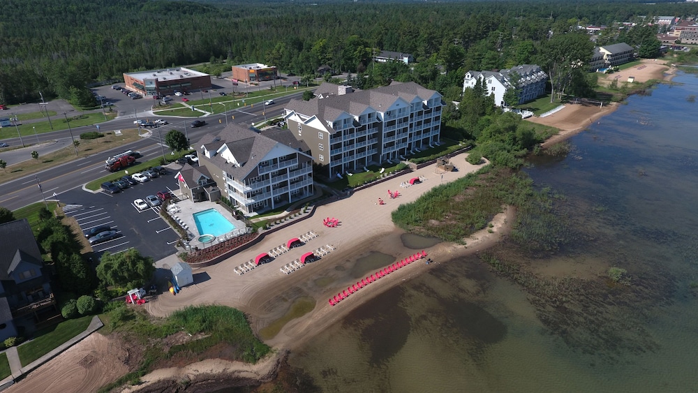 Cherry Tree Inn & Suites 44/51
