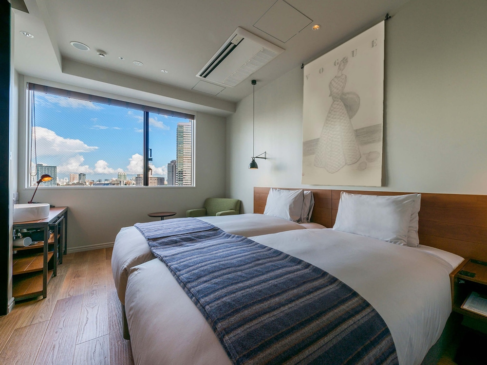 HOLLYWOOD, PREMIER, TWIN BEDS