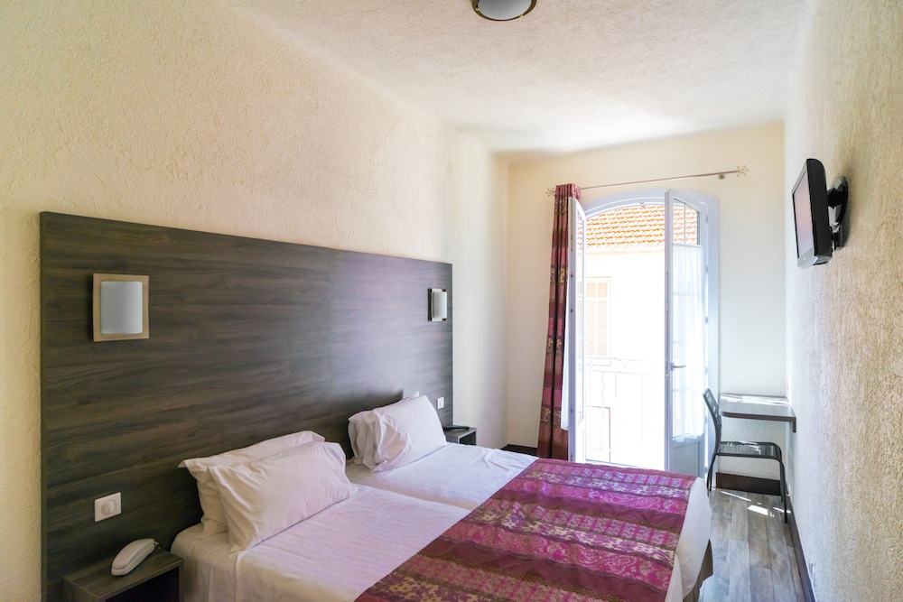 Le 21 Hotel 11/47