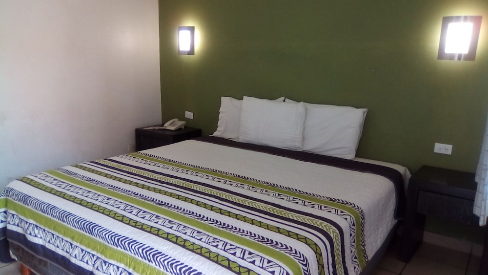Room, Single, Queen Bed