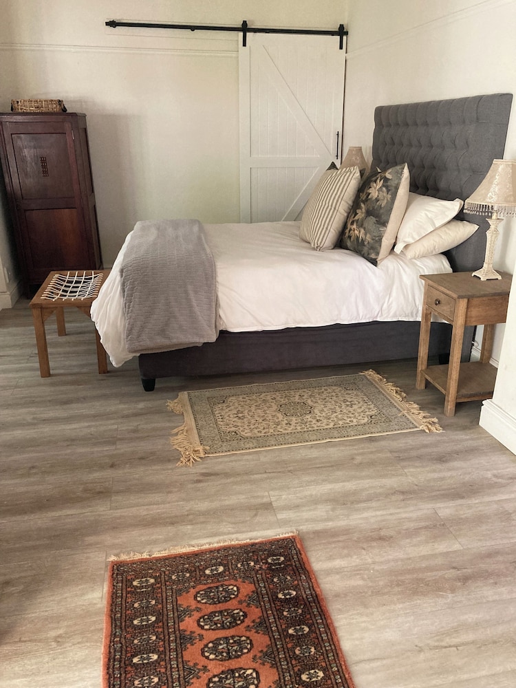 Happy Lands Self Catering/B&B 19/48