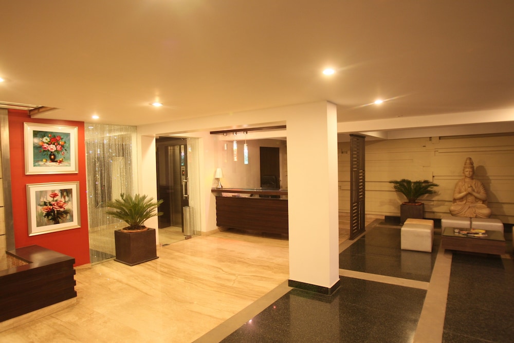 Emblem Hotel 4/67