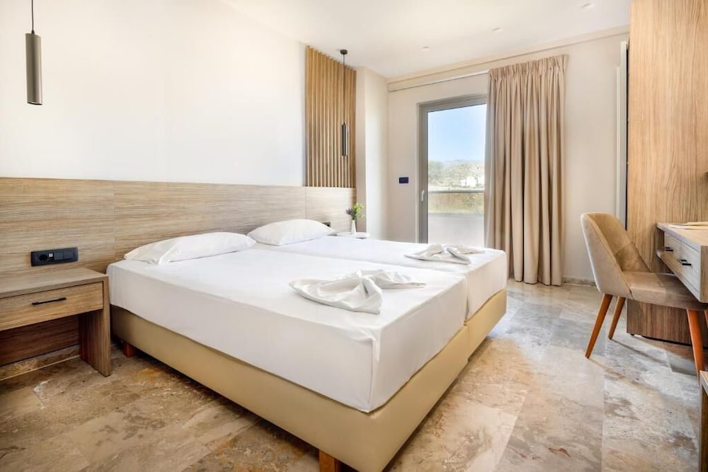 Elena Hotel 3/51