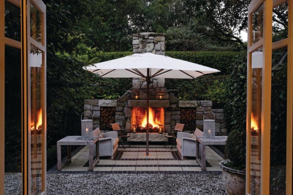 HUKA LODGE 62/66