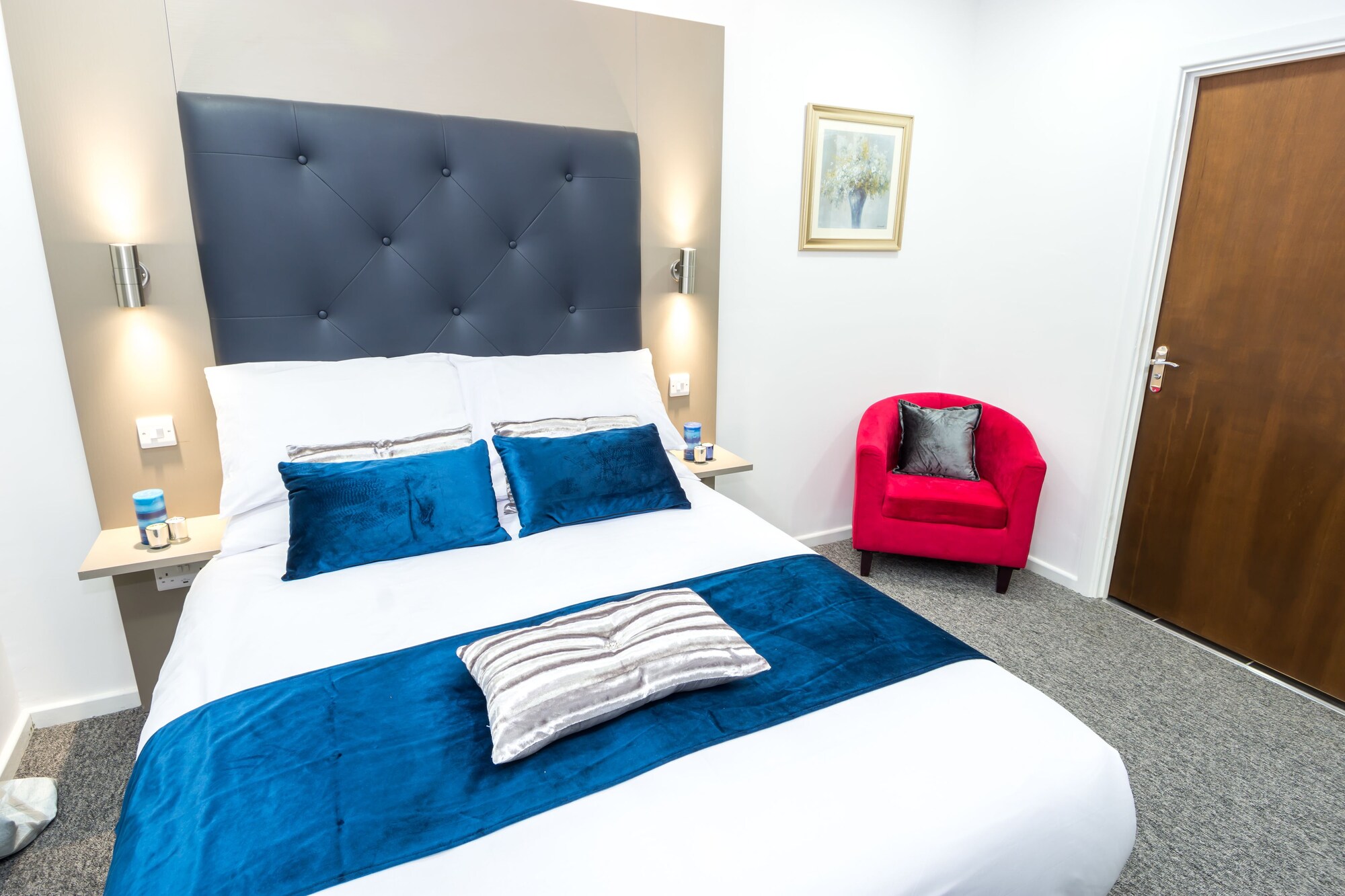 ROOM, DOUBLE BED