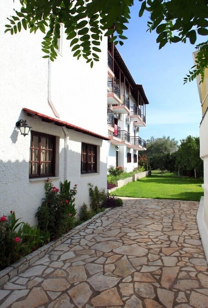 Nostos Hotel 35/40