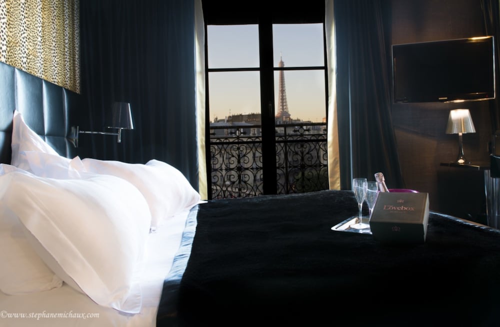 FIRST HOTEL PARIS TOUR EIFFEL 33/48