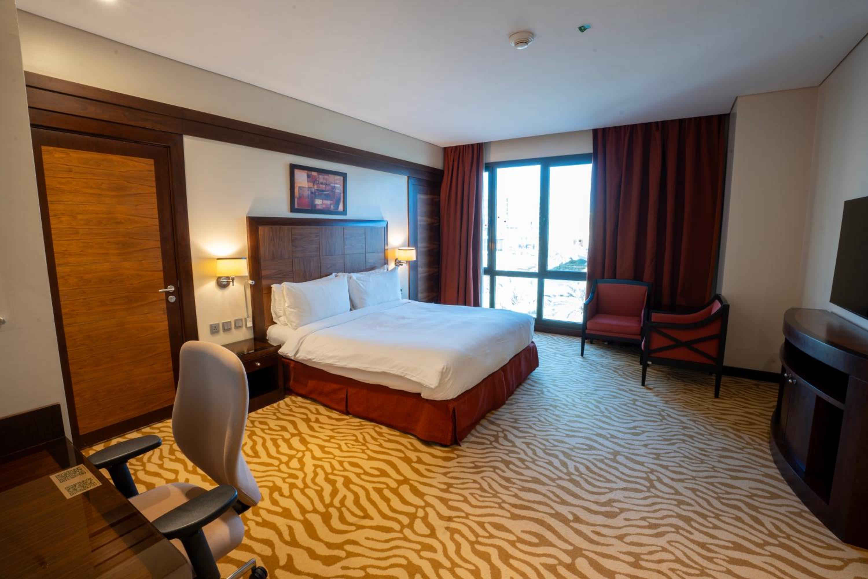 جناح ملكي بسرير كينج بإطلالة على المدينة بغرفتي نوم، هوليداي إن - العليا(Holiday Inn Olaya) 1/2