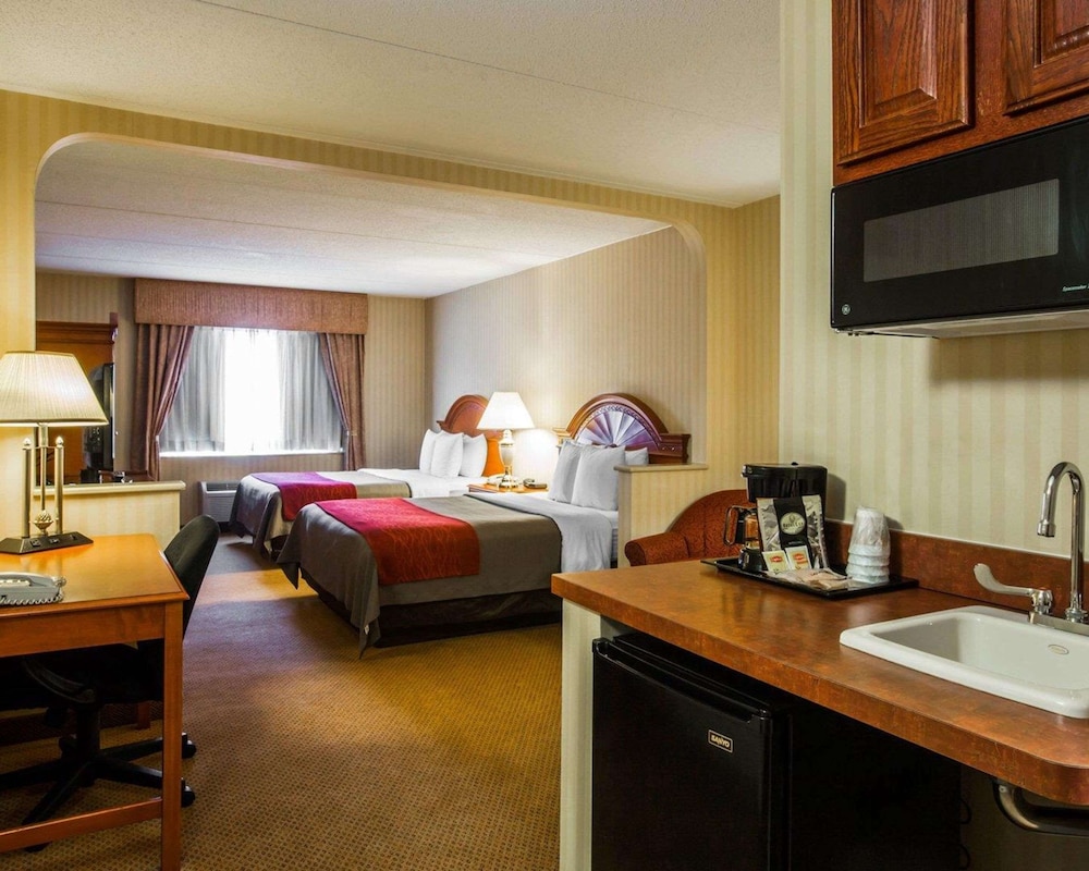 Comfort Inn & Suites Hawthorne NY 27/72