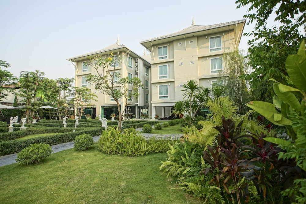 Nantra Chiangmai Riverfront Hotel 44/50