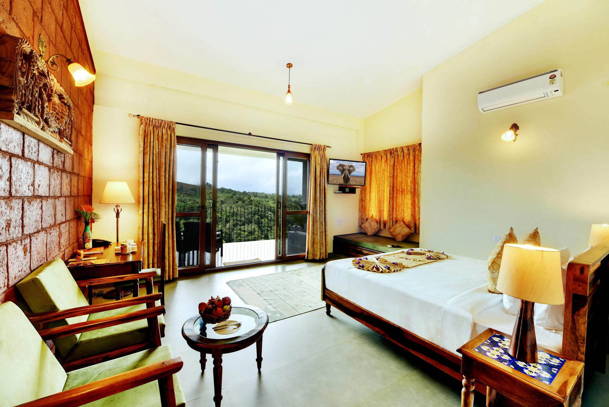 Room, Cliff View