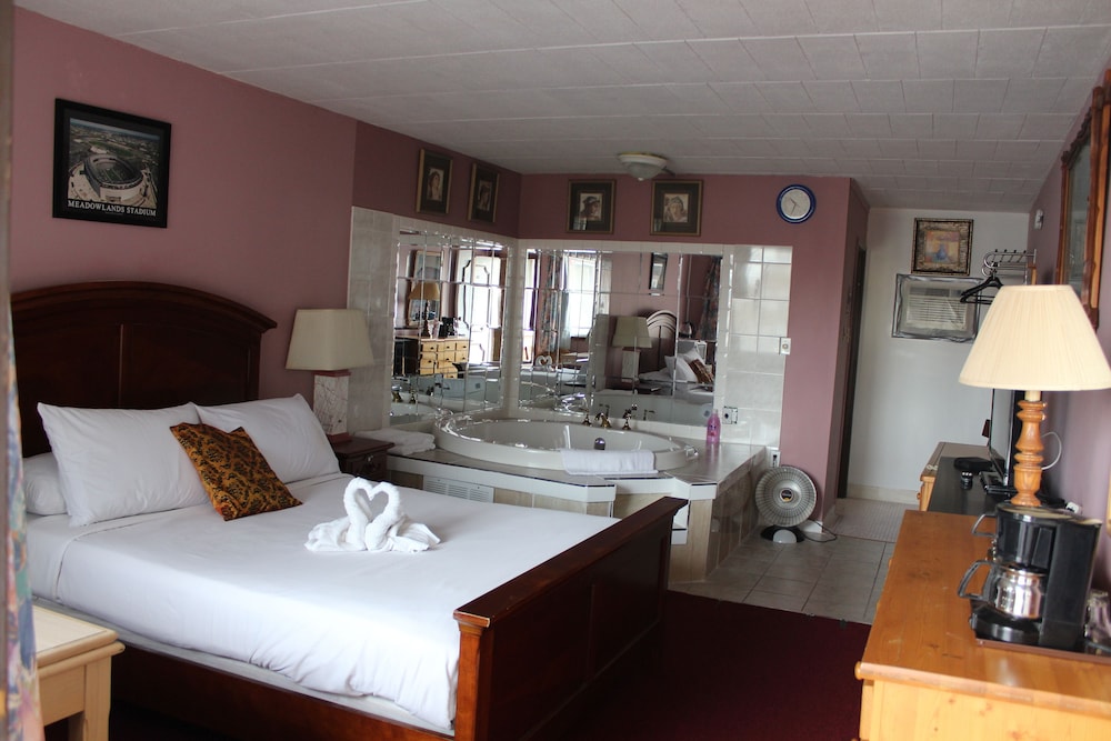 Ritz Inn Niagara 47/65