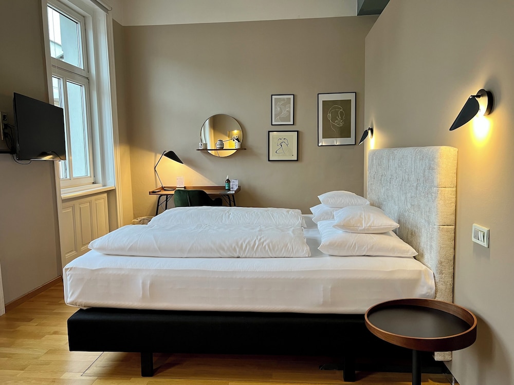 JUNIOR, DOUBLE BED