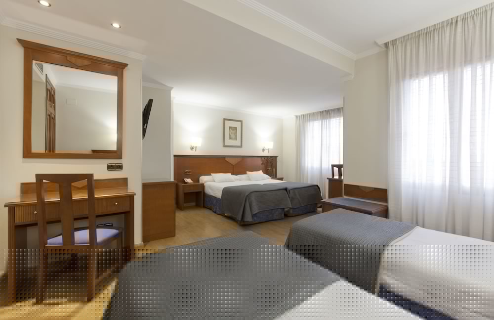 Alixares Hotel 31/82